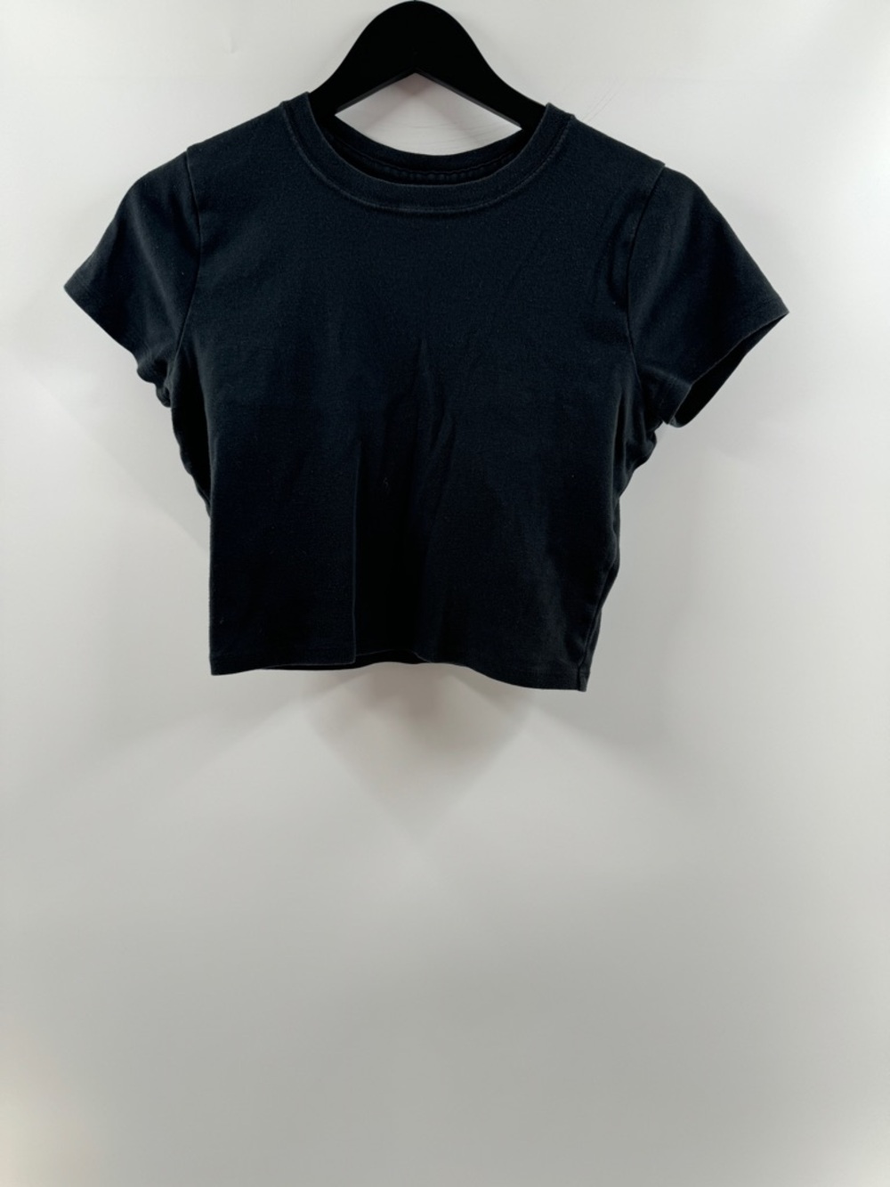 Hollister Black Cropped Baby Tee – Women’s Medium